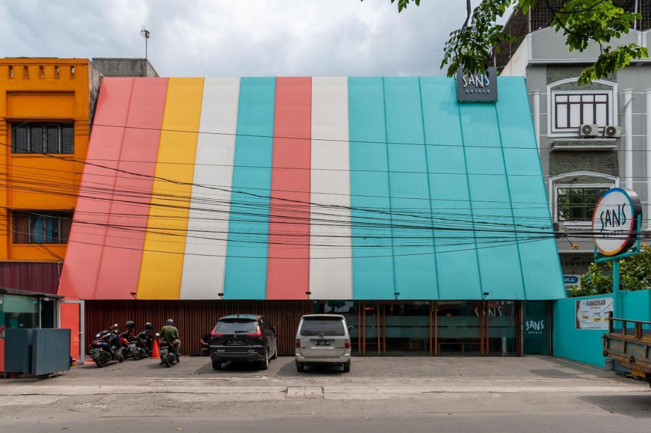 Sans Hotel Finest Medan Exterior foto